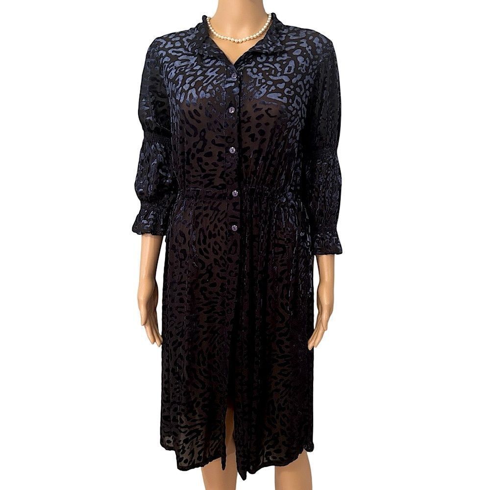 NWT Women’s Size Small Elegant Black and Blue Leopard Print Women's Velvety Top